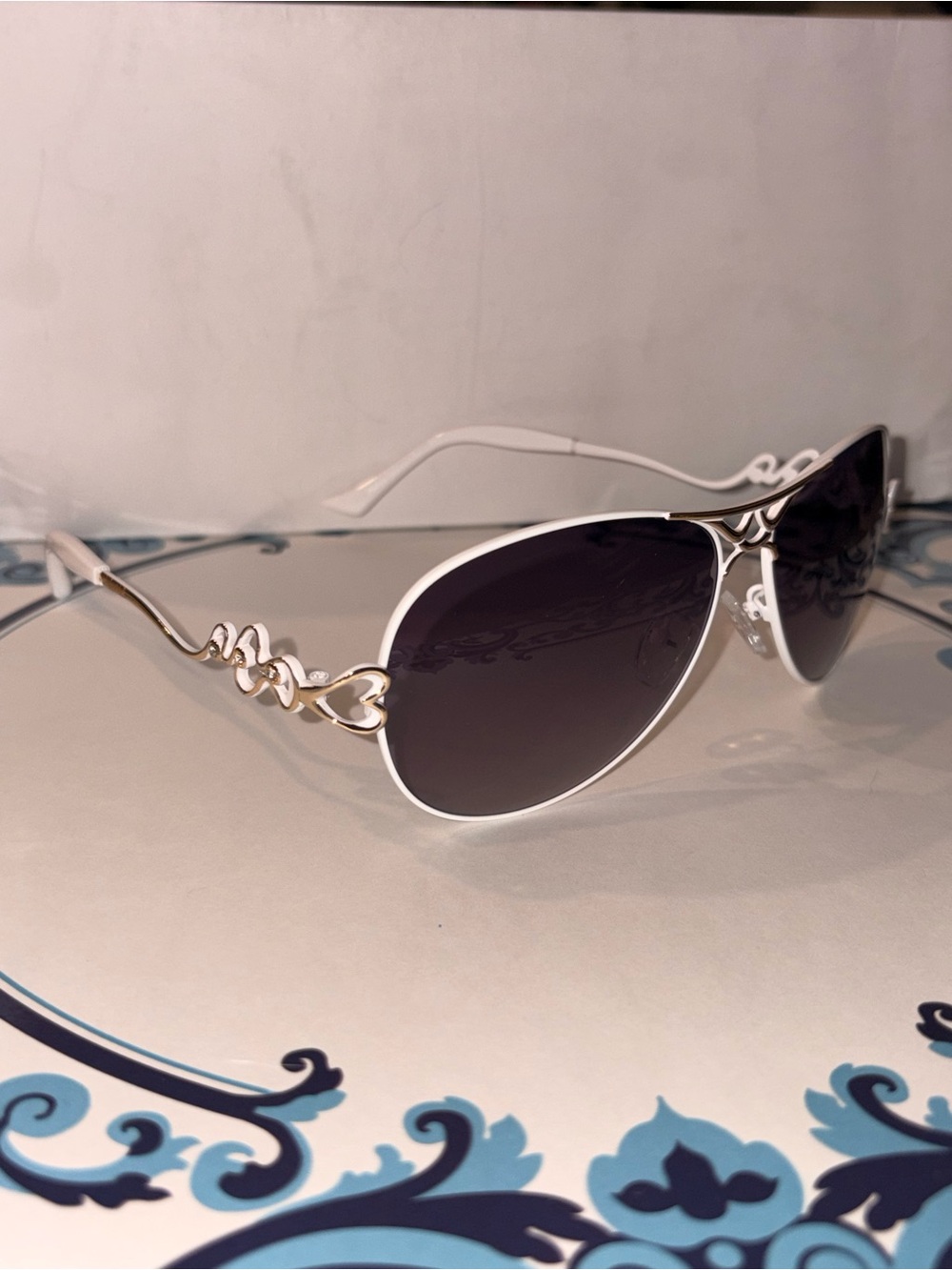 New White and Gold Women’s Aviator Sunglasses
